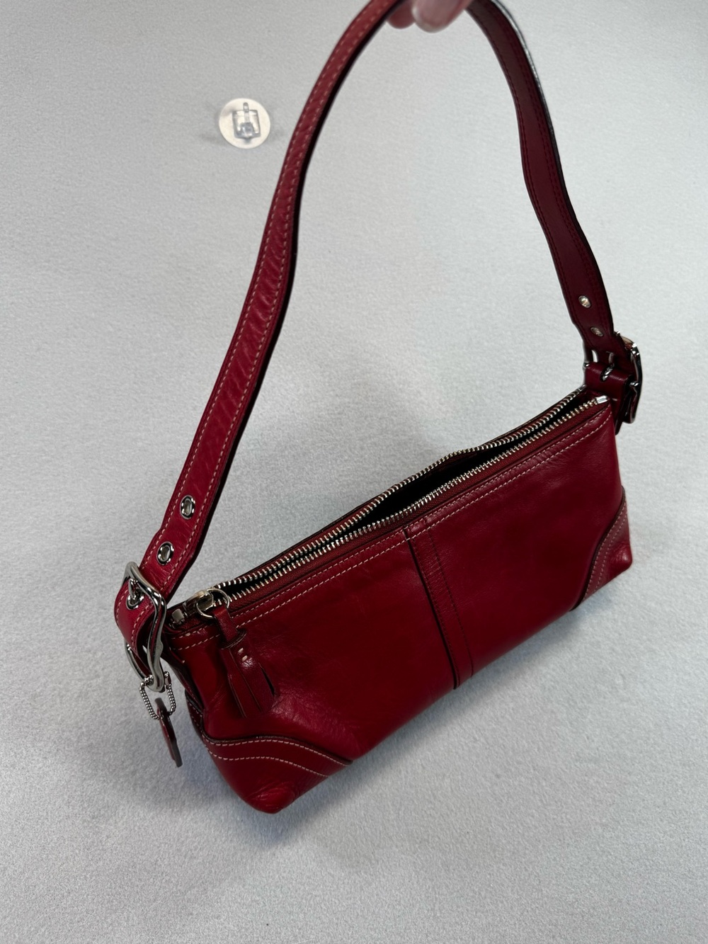 Coach Vintage East - West Baguette Style Bag In Red Leather. - Picture 9 of 11